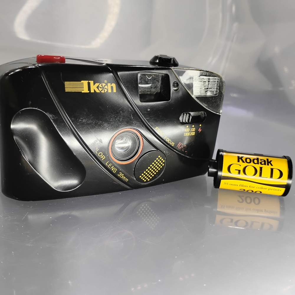 Kodak KB11 35mm Point and Shoot Film Camera in Black